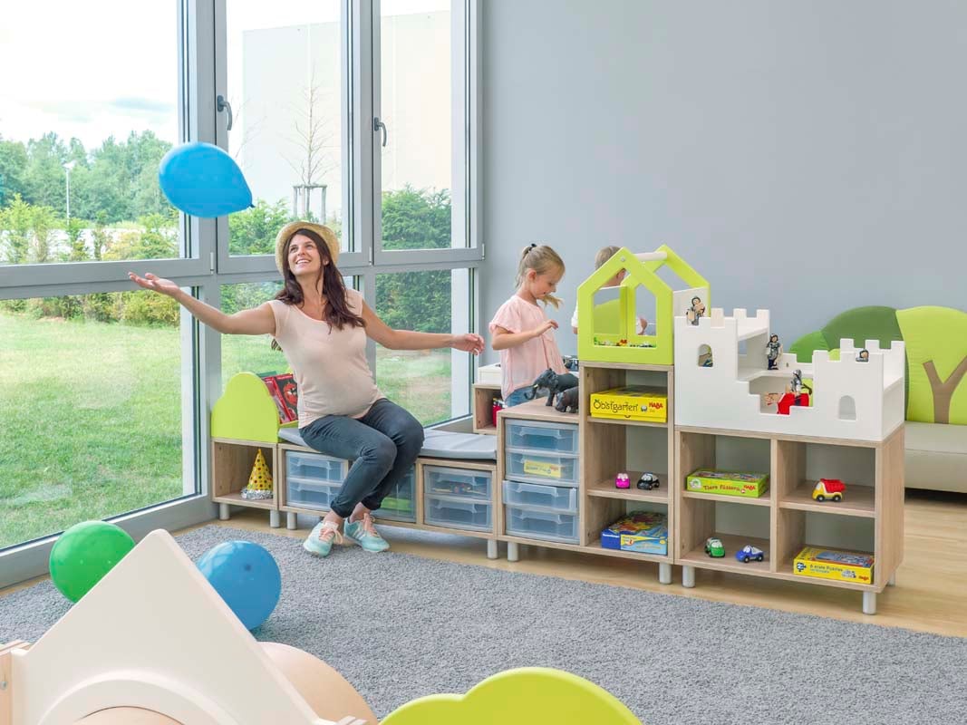 EduCasa Raumsystem Kita EduCasa Raumsystem Kita mit Flexeo Regalen, EduCasa Aufsatz Ritterburg, Spiegelhaus und Bücherkiste Busch