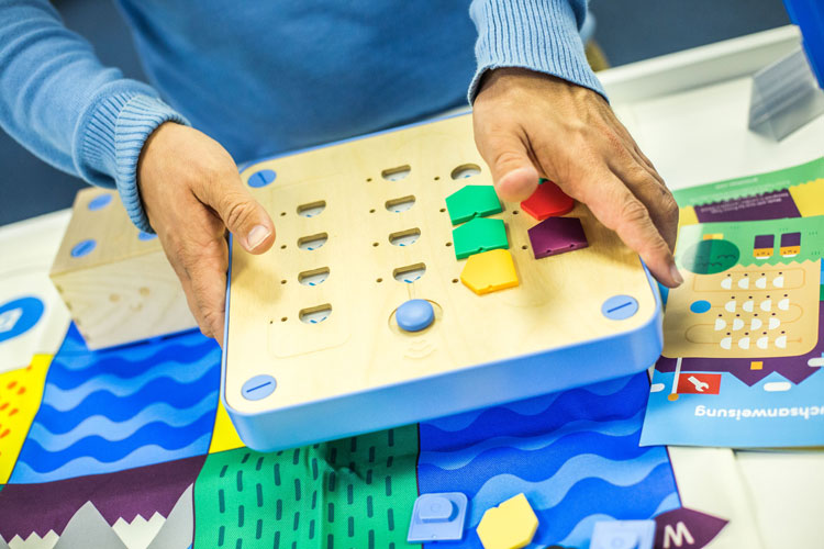 Mit analogen Spielen schon im Kindergarten programmieren lernen mit Betzold.