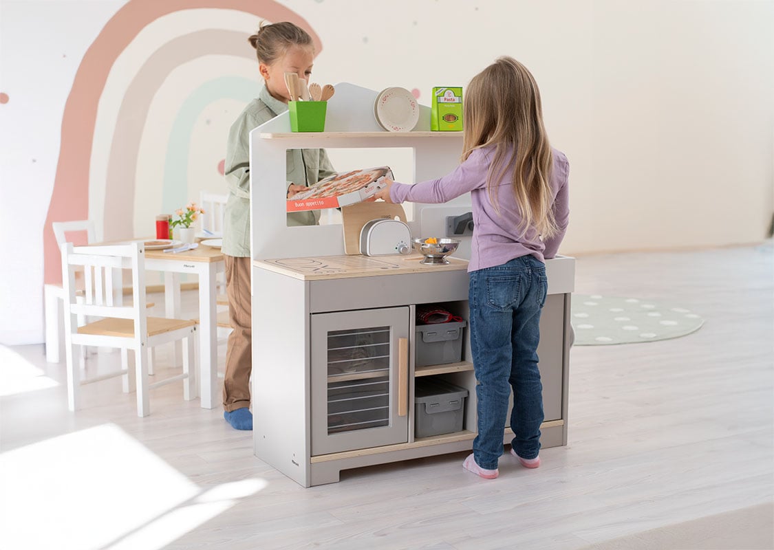 Betzold Kinderküche mit Kioskfunktion Betzold Kinderküche mit Kioskfunktion Anwendungsfoto mit Kindern