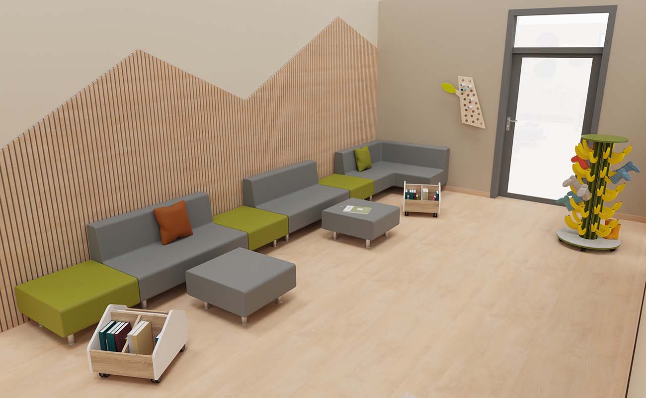Treffpunkt Marktplatz Ecke mit Betzold Neo Sofas, EduCasa Bücherwagen und Elternpostkasten und Stiefelwagen Banane