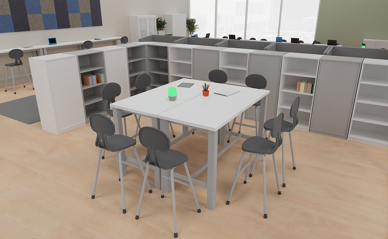 Klassenzimmer Dialogwerkstatt Ausschnitt mit Flexeo Regalen und essBar Hochtischen