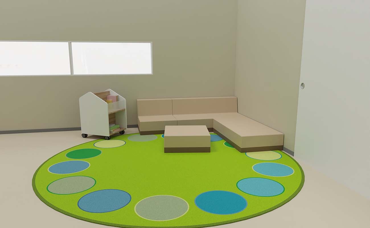 Schlafraum Cocoon mit EduCasa Bücherwagen, Teppich Dots und Clubbo Sofa