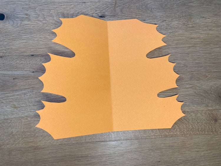 Blatt-Form ausschneiden