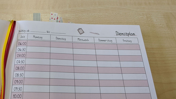 Nahaufnahme Kindergarten-Dienstplan aus dem neuen Betzold Kita-Planer