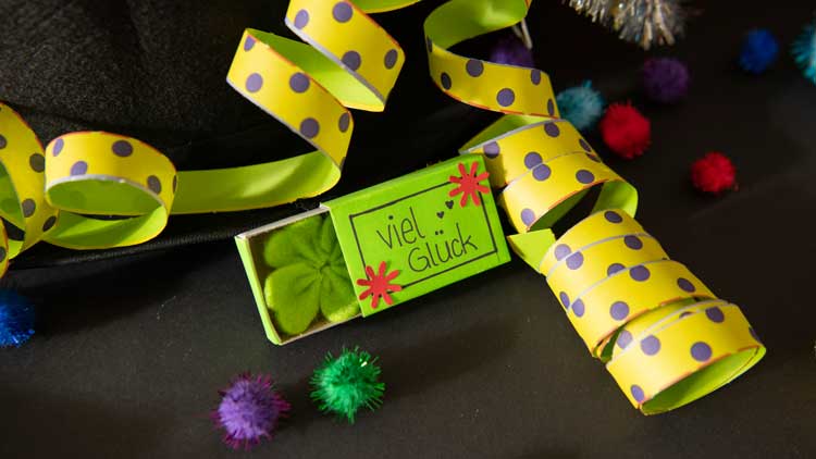 Bastelanleitung: Silvestergruss mit Kleeblatt