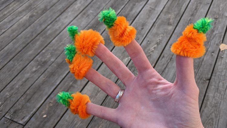 Einfache Fingerpuppen aus Pfeifenreinigern aus dem Betzold Online-Shop.