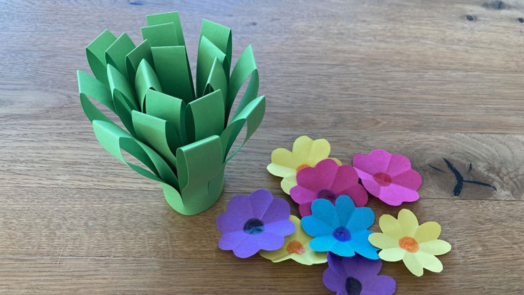 Bastelanleitung für Blumenstrauss aus Papier