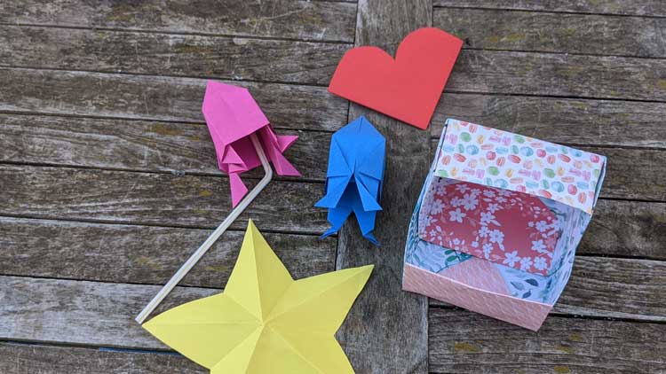 RaketeBerlin Filzhülle A4 verschiedene Farben origami MotivEichhörnchen Filzumschlag für A4 Format mit Steckfach und Stiftschlaufe vielseitige Verwendung 100% Polyesterfilz 