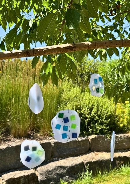 Schnelle gebastelte Sonnenfänger aus Heisskleber