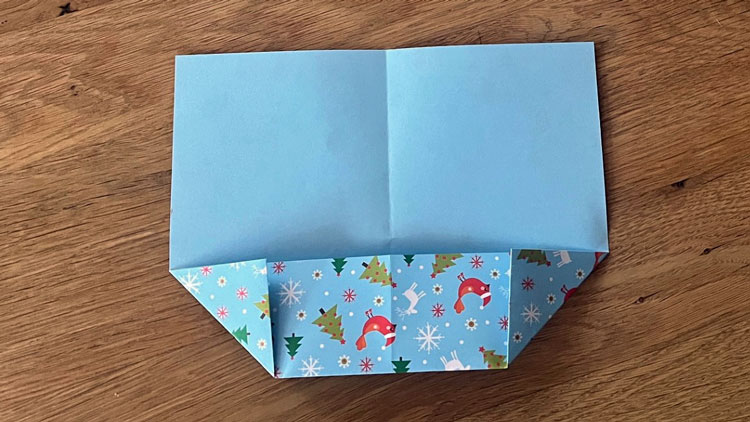 Bastelschritt Teelichthalter aus Papier
