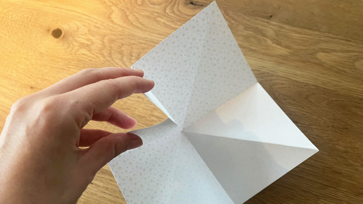 Bastelschritt Origami-Teelichthalter