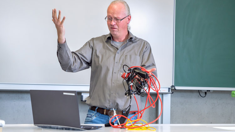 Lehrer verzweifelt an Technik