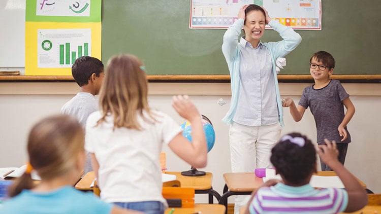 Schulklasse mit Lehrerin